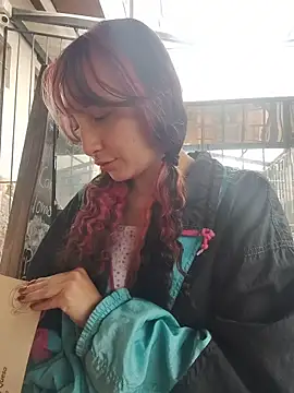  Laary online show from December 20, 2025, 3:15 pm