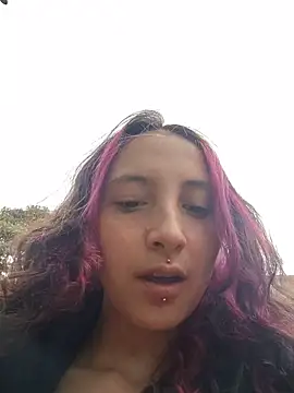 Snapshot of _Laary chatting on November 2, 2025, 8:14 pm Laary online show from November 2, 2025, 8:14 pm