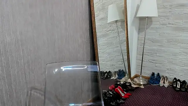 ElisaBaxter online show from March 4, 2025, 8:57 am