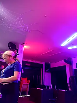 Nicolle Milf online show from November 13, 2025, 6:23 pm