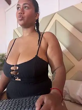 Snapshot of SSCARLETH_ chatting on November 4, 2025, 11:36 am SSCARLETH online show from November 4, 2025, 11:36 am