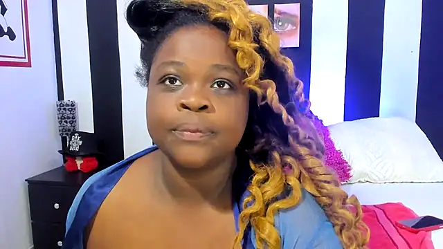 Snapshot of YeminaLeman chatting on November 23, 2025, 4:06 pm YeminaLeman online show from November 23, 2025, 4:06 pm