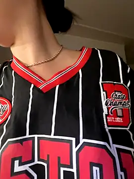 Snapshot of TheCinderella chatting on October 10, 2025, 11:05 pm TheCinderella online show from October 10, 2025, 11:05 pm