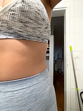 Snapshot of TheCinderella chatting on October 10, 2025, 11:00 am TheCinderella online show from October 10, 2025, 11:00 am