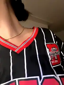 Snapshot of TheCinderella chatting on October 10, 2025, 11:16 pm TheCinderella online show from October 10, 2025, 11:16 pm