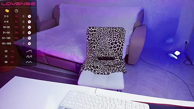 Snapshot of Rose-Baby chatting on March 1, 2025, 6:00 pm Rose-Baby online show from March 1, 2025, 6:00 pm