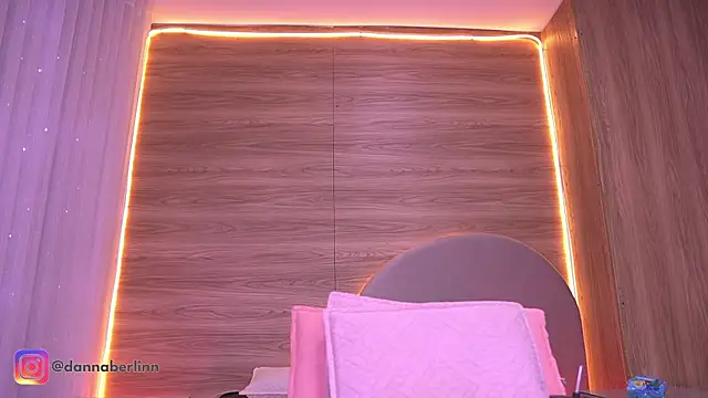 Snapshot of danna_berlin_ chatting on August 1, 2026, 7:23 pm danna berlin online show from August 1, 2026, 7:23 pm