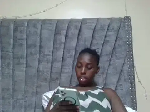 Snapshot of Dizzydose chatting on June 11, 2026, 4:59 pm Dizzydose online show from June 11, 2026, 4:59 pm