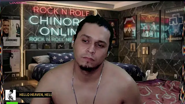 Snapshot of chino_roz chatting on June 11, 2026, 12:32 am chino roz online show from June 11, 2026, 12:32 am