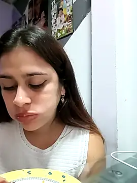 Snapshot of Latina_sexy1 chatting on October 12, 2025, 2:35 am Latina sexy1 online show from October 12, 2025, 2:35 am