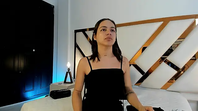 Snapshot of Aron_cruz chatting on March 4, 2026, 1:30 pm Aron cruz online show from March 4, 2026, 1:30 pm