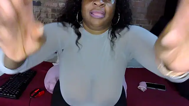 Snapshot of DIRTIENASTY chatting on November 9, 2025, 9:24 am DIRTIENASTY online show from November 9, 2025, 9:24 am