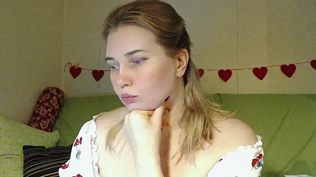 mmmPinUpGirl online show from March 11, 2026, 4:01 pm