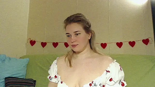 mmmPinUpGirl online show from April 22, 2026, 10:27 pm