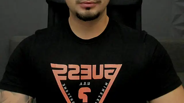 TonyWilcox online show from November 14, 2025, 6:28 am