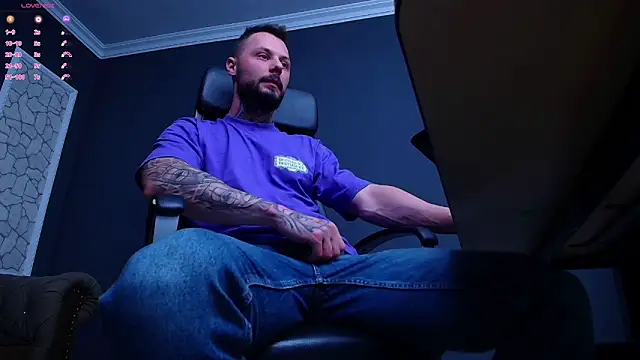 Snapshot of BrianHunts chatting on October 12, 2025, 4:25 am BrianHunts online show from October 12, 2025, 4:25 am