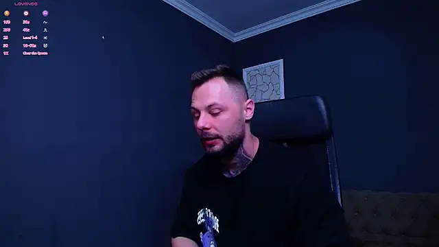 Snapshot of BrianHunts chatting on October 23, 2025, 4:33 am BrianHunts online show from October 23, 2025, 4:33 am