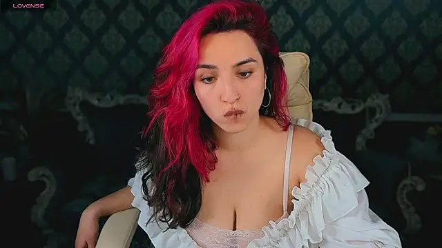 Daphne Moss online show from May 12, 2026, 1:17 pm