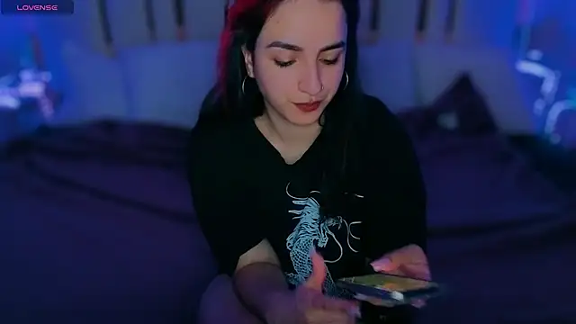 Daphne Moss online show from May 7, 2026, 1:14 pm