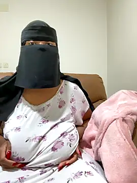 Submissive Arab online show from October 10, 2025, 12:28 pm