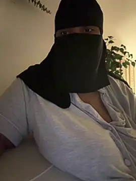 Submissive Arab online show from May 18, 2026, 11:53 pm