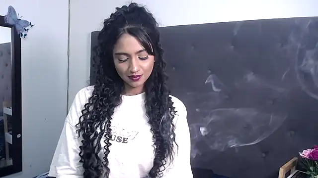Delilah Blazee online show from April 27, 2026, 4:27 pm