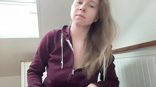 Snapshot of SweetLucy96 chatting on December 22, 2024, 9:11 am SweetLucy96 online show from December 22, 2024, 9:11 am