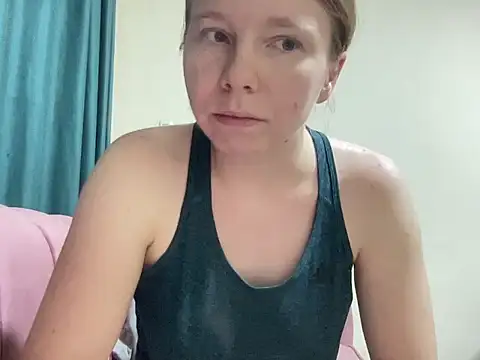 Snapshot of SweetLucy96 chatting on November 3, 2025, 12:42 pm SweetLucy96 online show from November 3, 2025, 12:42 pm