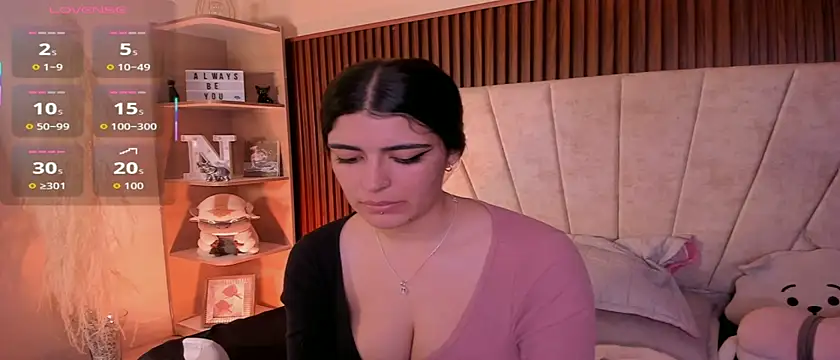  Niah  online show from October 21, 2025, 8:08 pm