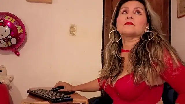 Snapshot of amandabakerx chatting on June 18, 2026, 4:45 pm amandabakerx online show from June 18, 2026, 4:45 pm