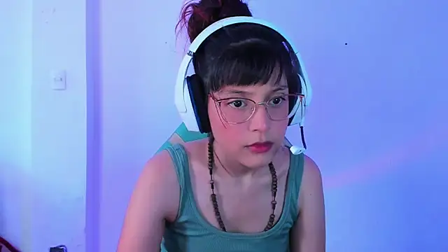 Little Lisy online show from September 28, 2025, 5:42 pm