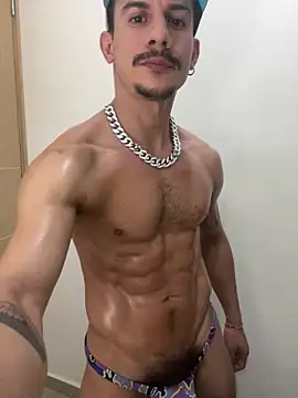 Snapshot of lazzon_bastion chatting on June 6, 2026, 10:48 pm lazzon bastion online show from June 6, 2026, 10:48 pm