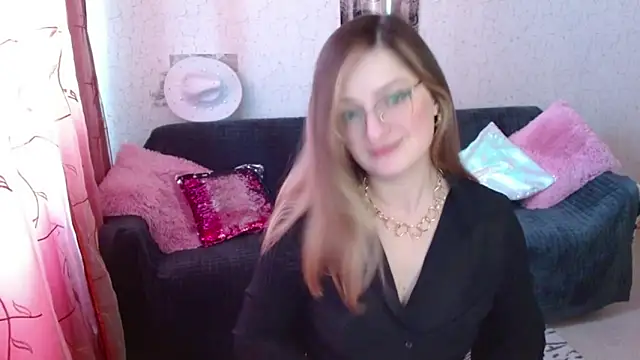 Snapshot of Arielsssplash chatting on May 12, 2026, 5:37 am Arielsssplash online show from May 12, 2026, 5:37 am