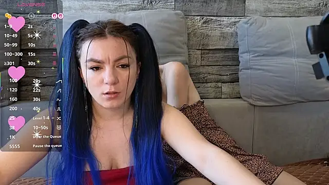 Vika loves you online show from June 4, 2026, 3:33 am