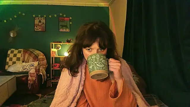 ClancyMorissey online show from November 28, 2025, 7:14 pm