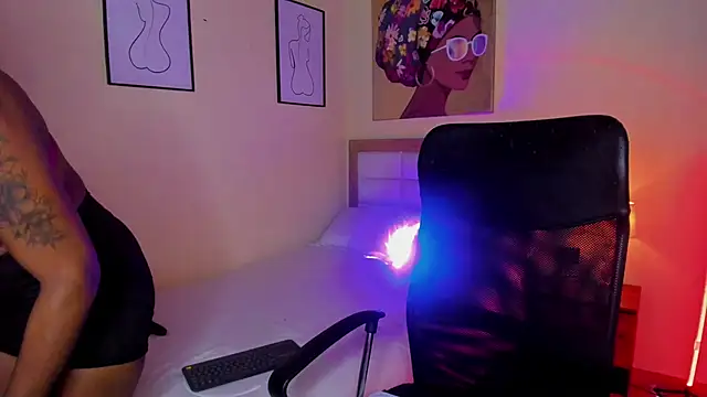 AitanaBrown  online show from October 12, 2025, 4:19 pm