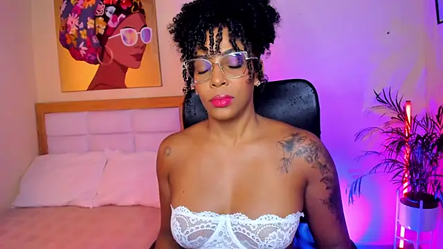 AitanaBrown  online show from April 29, 2026, 9:21 pm