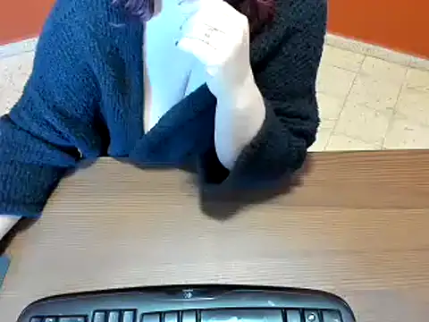 Snapshot of NikkiHolland chatting on February 7, 2025, 9:05 am NikkiHolland online show from February 7, 2025, 9:05 am
