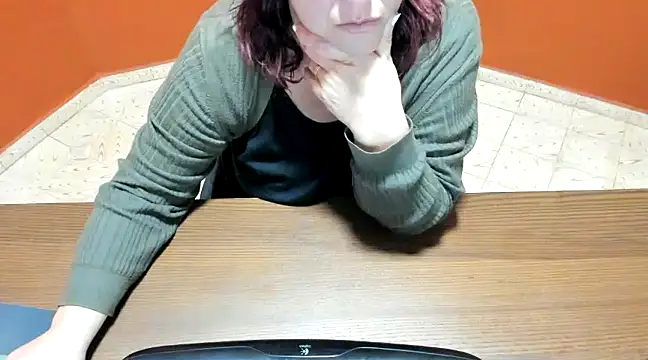 Snapshot of NikkiHolland chatting on January 18, 2025, 7:49 am NikkiHolland online show from January 18, 2025, 7:49 am