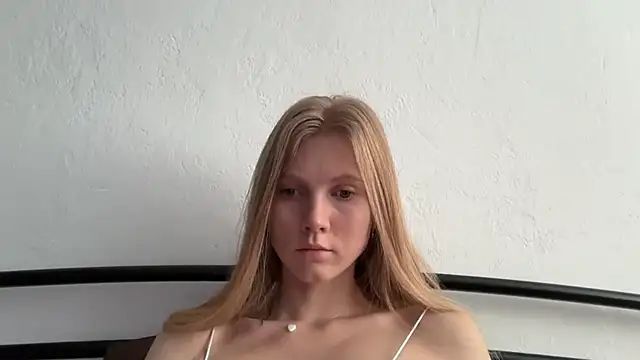 MaryMiton online show from May 18, 2026, 5:02 am