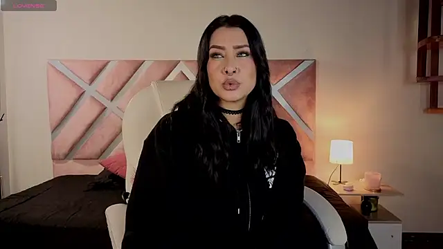  kelly hous36 online show from May 6, 2026, 1:04 pm