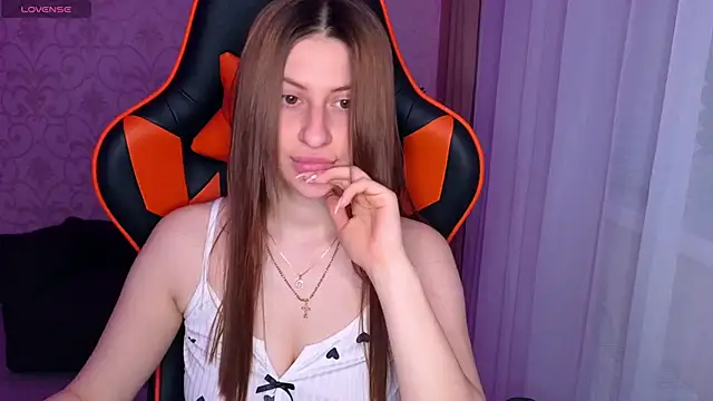 Elishka  online show from May 23, 2026, 8:08 pm
