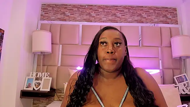 ShaniaBrownn online show from February 14, 2026, 12:27 pm