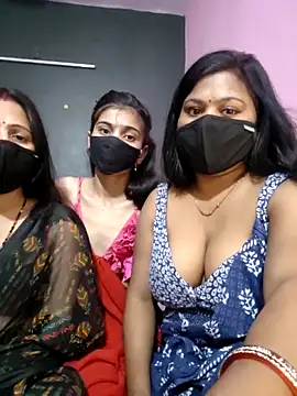 Snapshot of cutee__crazy chatting on March 11, 2026, 2:22 pm cutee crazy online show from March 11, 2026, 2:22 pm