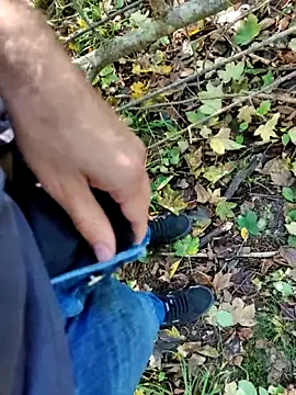 Snapshot of Boring_one chatting on October 8, 2025, 12:28 pm Boring one online show from October 8, 2025, 12:28 pm