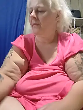 DavisDesires online show from May 8, 2026, 2:43 pm