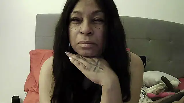 Snapshot of MSweetLindaParks chatting on June 16, 2026, 4:45 am MSweetLindaParks online show from June 16, 2026, 4:45 am