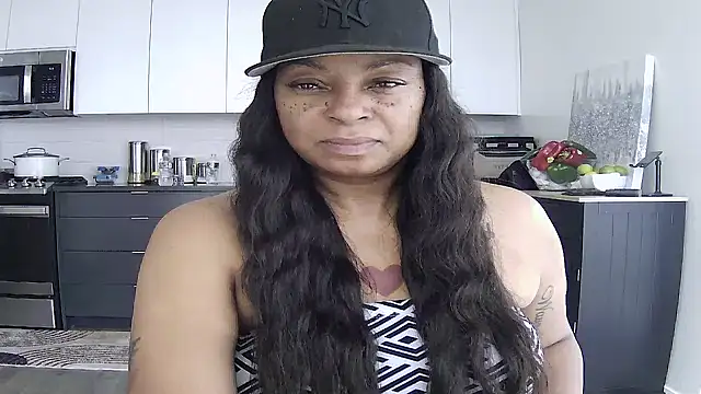 Snapshot of MSweetLindaParks chatting on August 5, 2026, 2:33 pm MSweetLindaParks online show from August 5, 2026, 2:33 pm