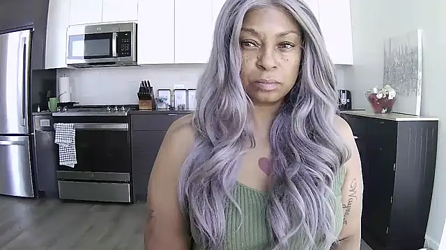 Snapshot of MSweetLindaParks chatting on July 17, 2026, 8:28 pm MSweetLindaParks online show from July 17, 2026, 8:28 pm