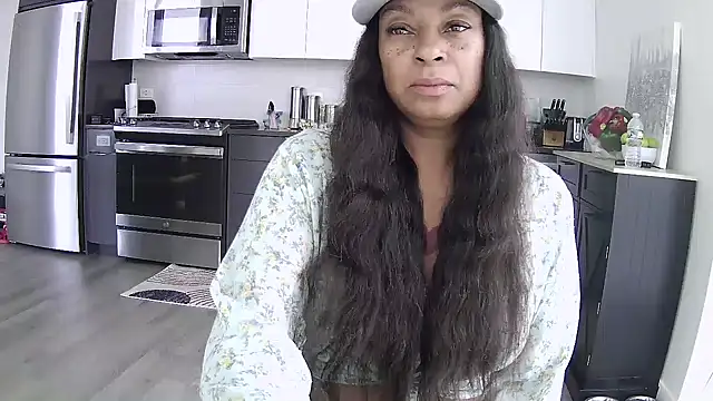 Snapshot of MSweetLindaParks chatting on August 6, 2026, 3:07 pm MSweetLindaParks online show from August 6, 2026, 3:07 pm